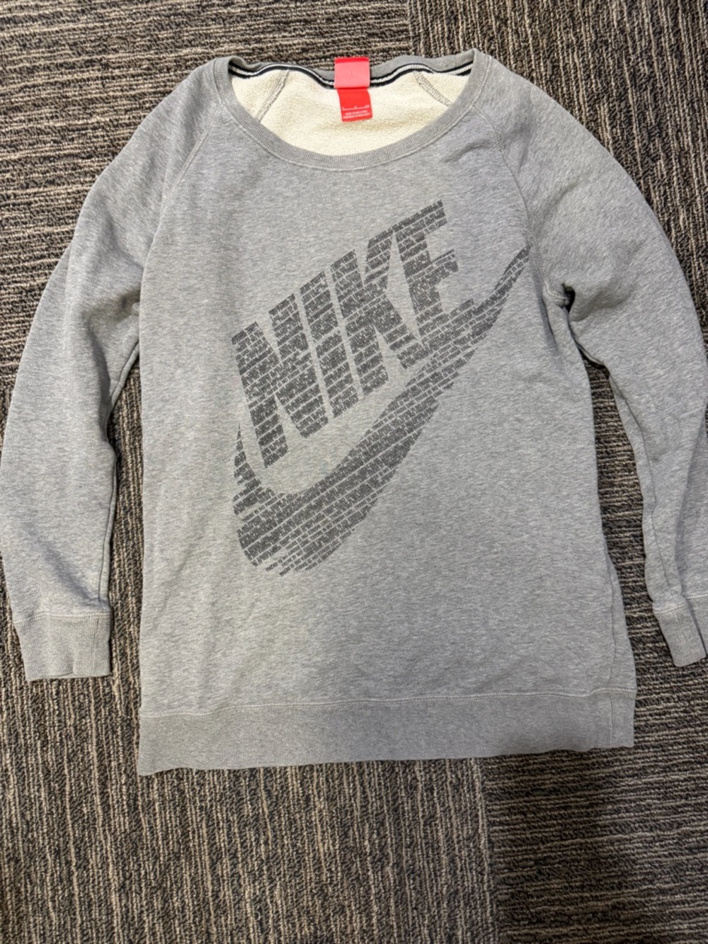 Nike Women’s Light Gray Crewneck Sweatshirt with Logo